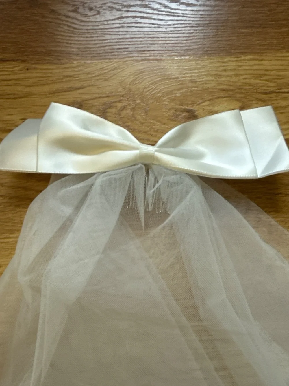 Girls veil with a bow